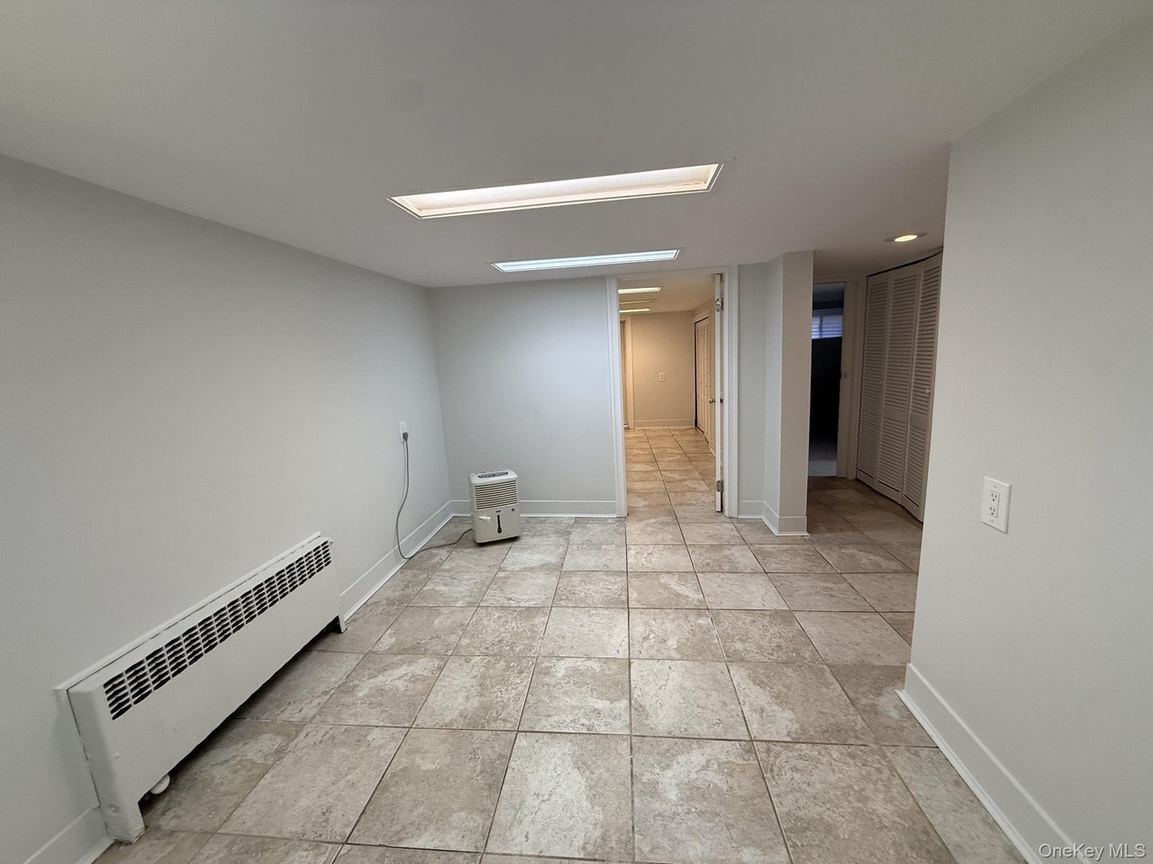649 W Chester St - Photo 5 of 16
