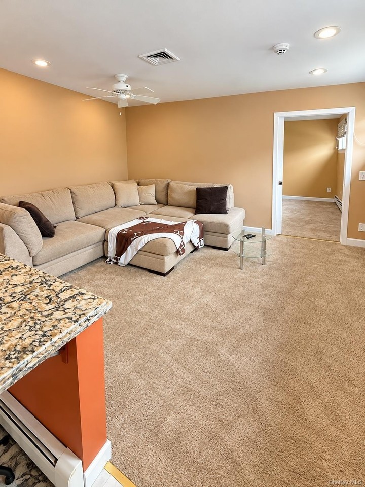 522 Southside Ave - Photo 2 of 9