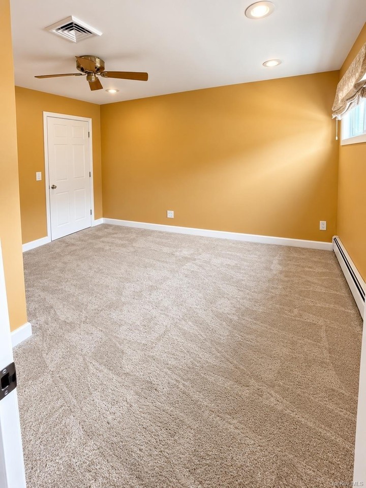 522 Southside Ave - Photo 5 of 9