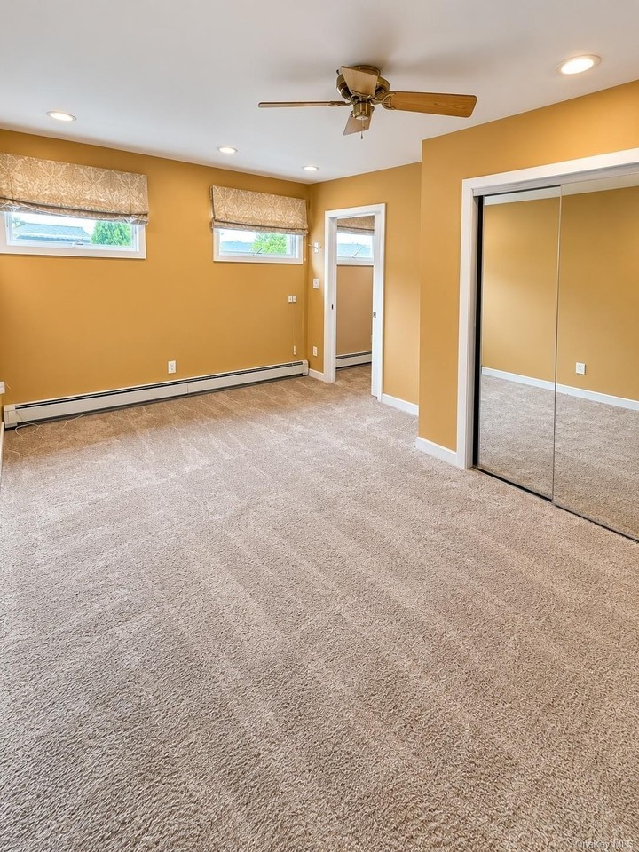 522 Southside Ave - Photo 6 of 9