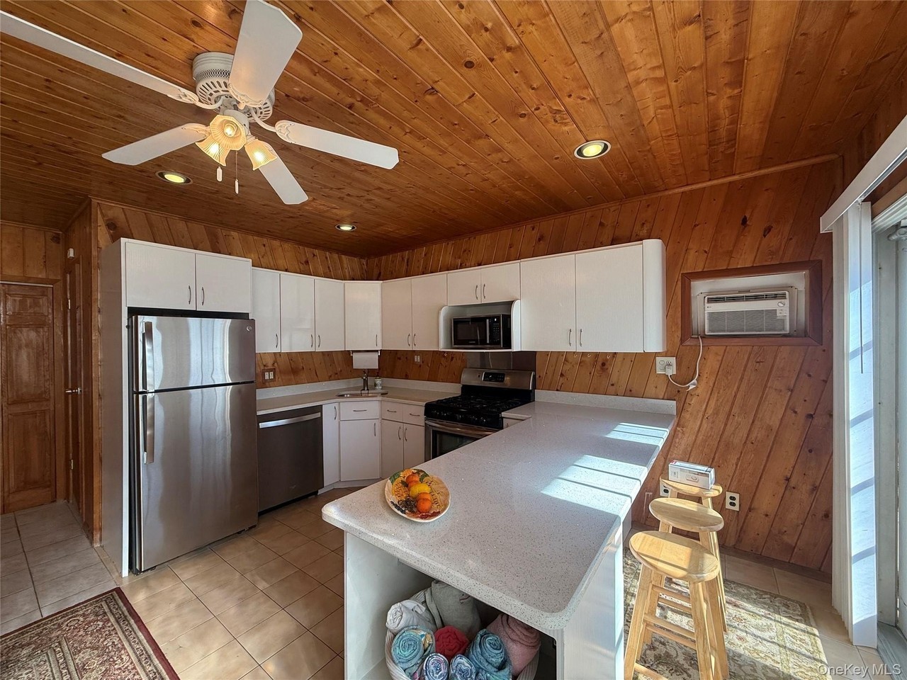 106 Monroe Blvd #2 - Photo 3 of 18