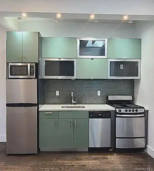546 Howard Ave #2 - Photo 6 of 8