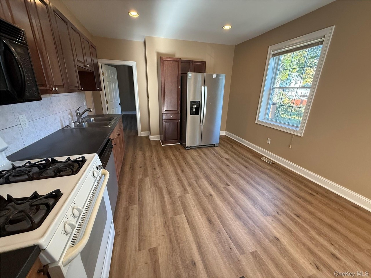 120 Hammond St #1 - Photo 4 of 10