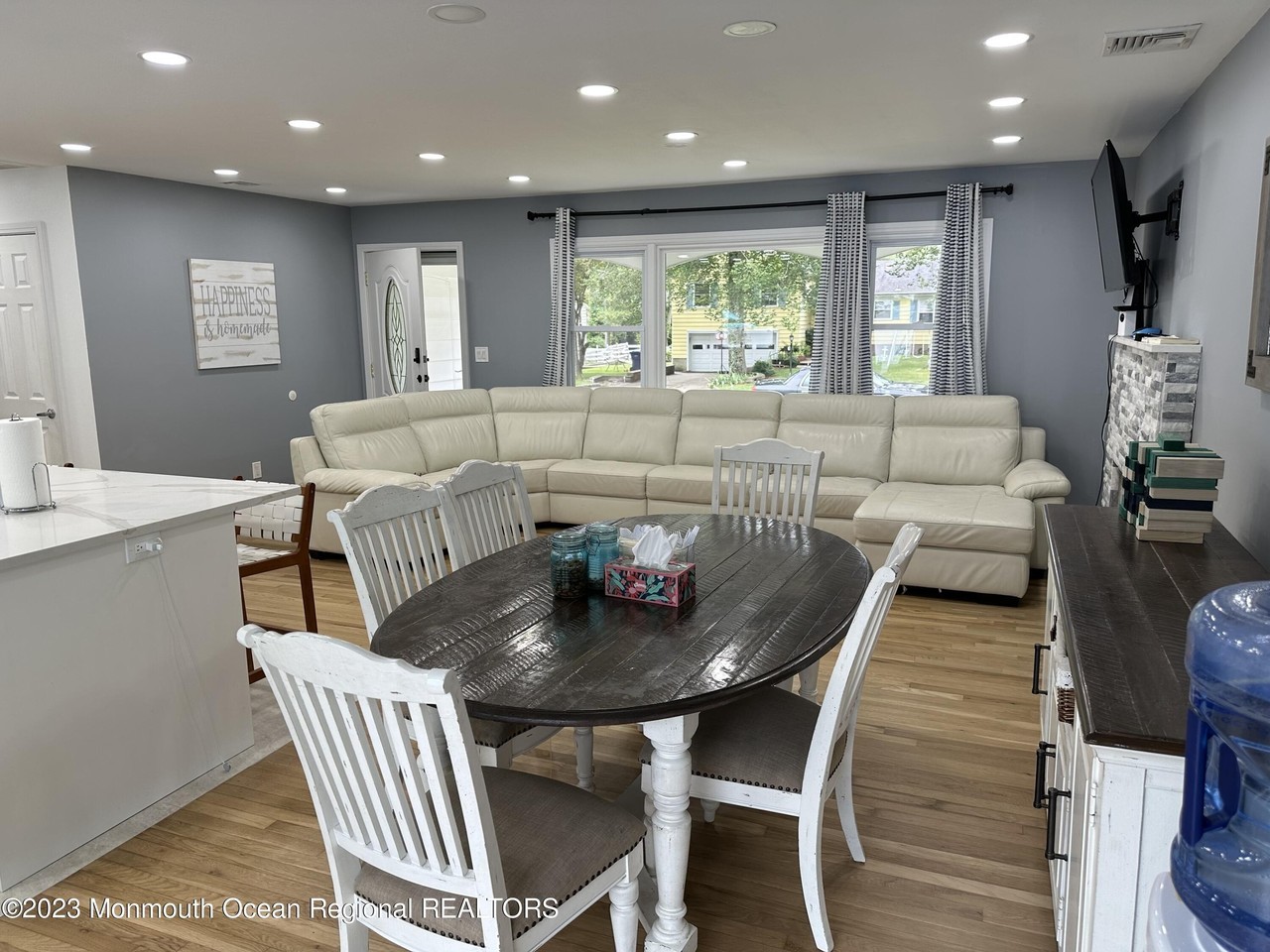 455 Redmond Ave - Photo 6 of 11