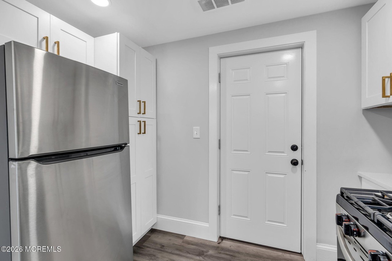 209 Atkins Ave #2ndFL - Photo 6 of 22