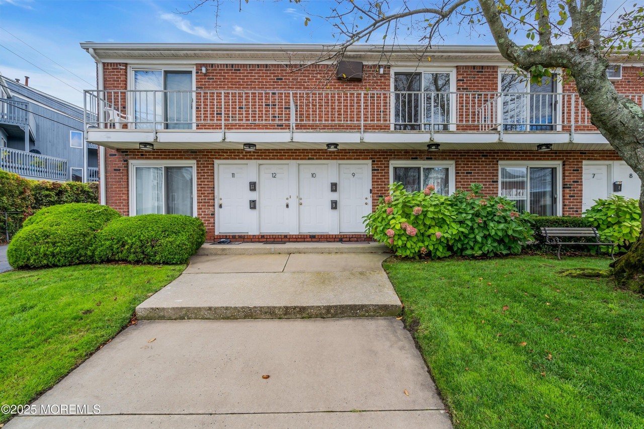 114 3rd Ave #11
