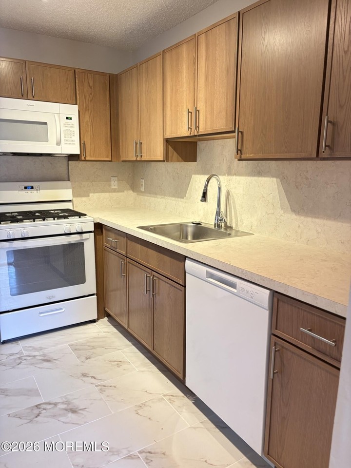 1101 Poppy Pl - Photo 4 of 20