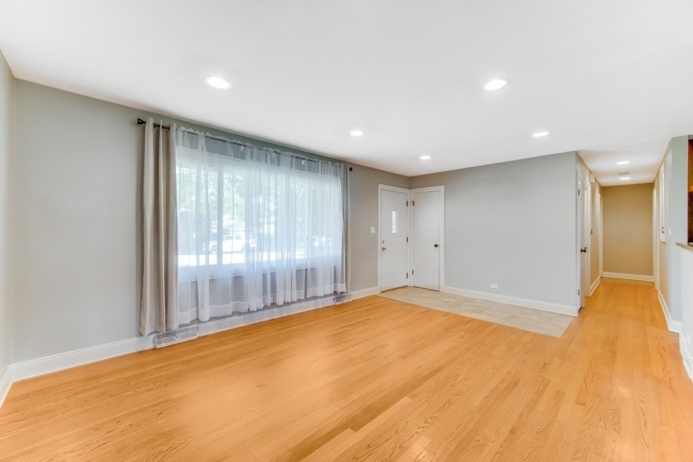 879 E Holly Way - Photo 2 of 17