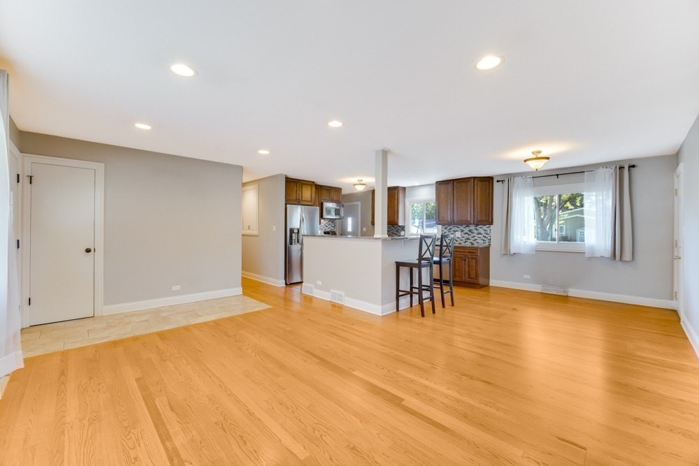 879 E Holly Way - Photo 3 of 17