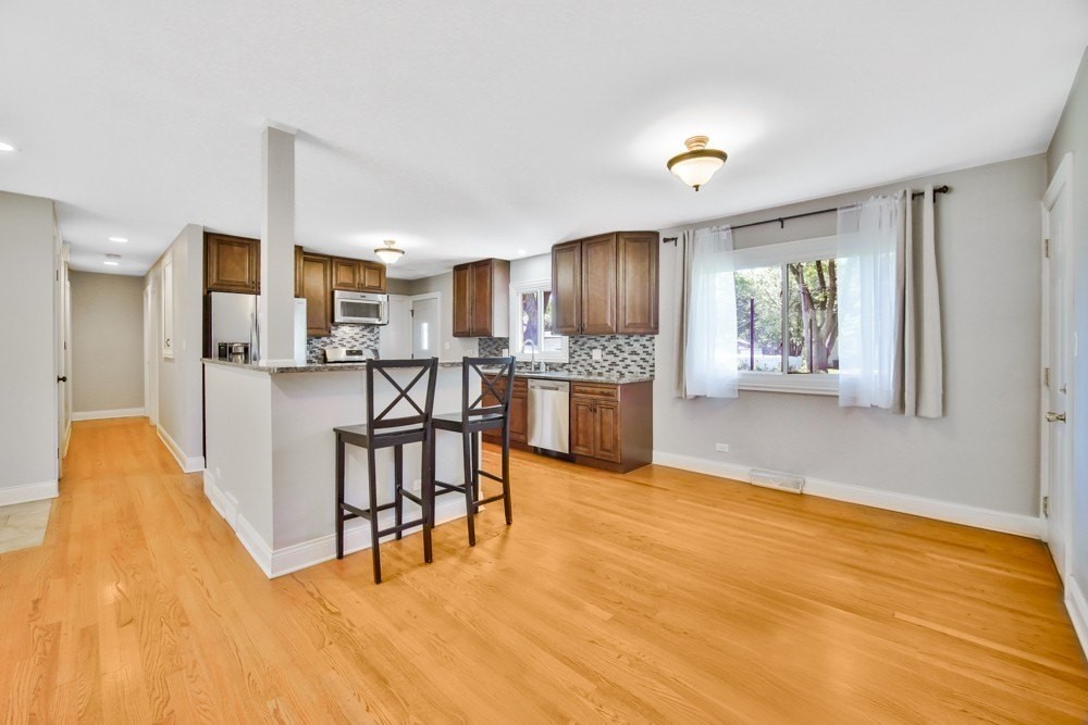 879 E Holly Way - Photo 4 of 17