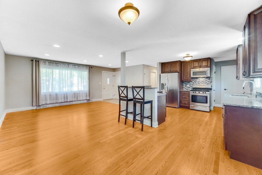879 E Holly Way - Photo 5 of 17