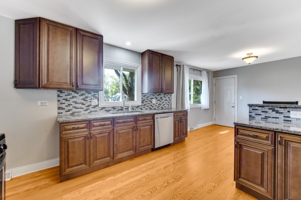 879 E Holly Way - Photo 6 of 17