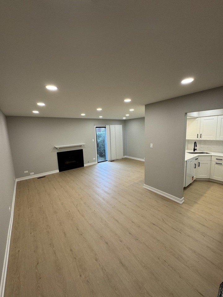 1616 Dundee Dr - Photo 2 of 9