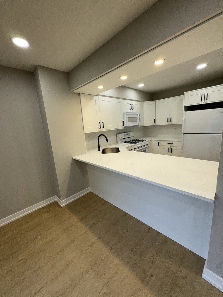 1616 Dundee Dr - Photo 3 of 9