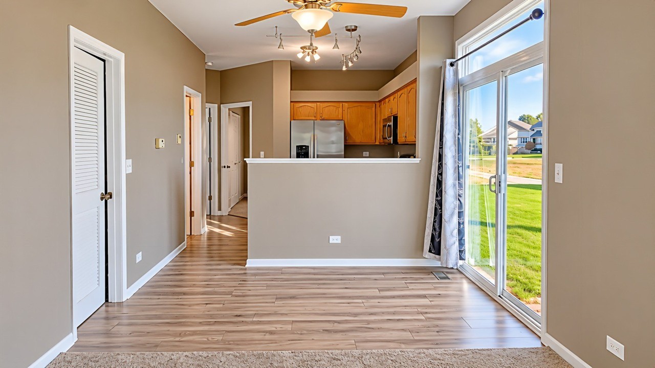 2182 Rebecca Cir - Photo 6 of 22