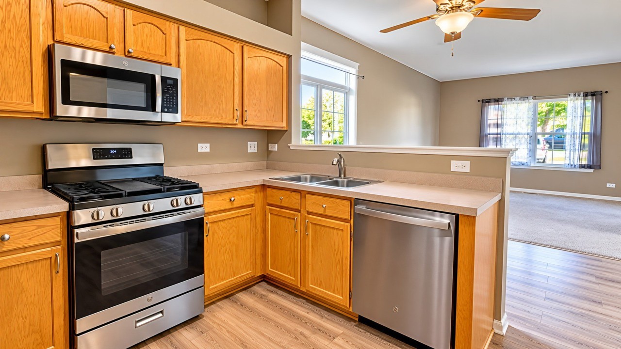 2182 Rebecca Cir - Photo 7 of 22