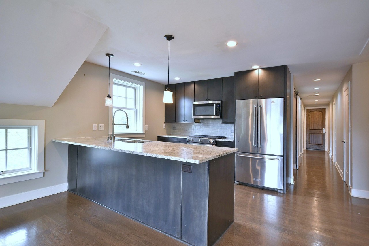 296 N Maple Ave #3 - Photo 4 of 22