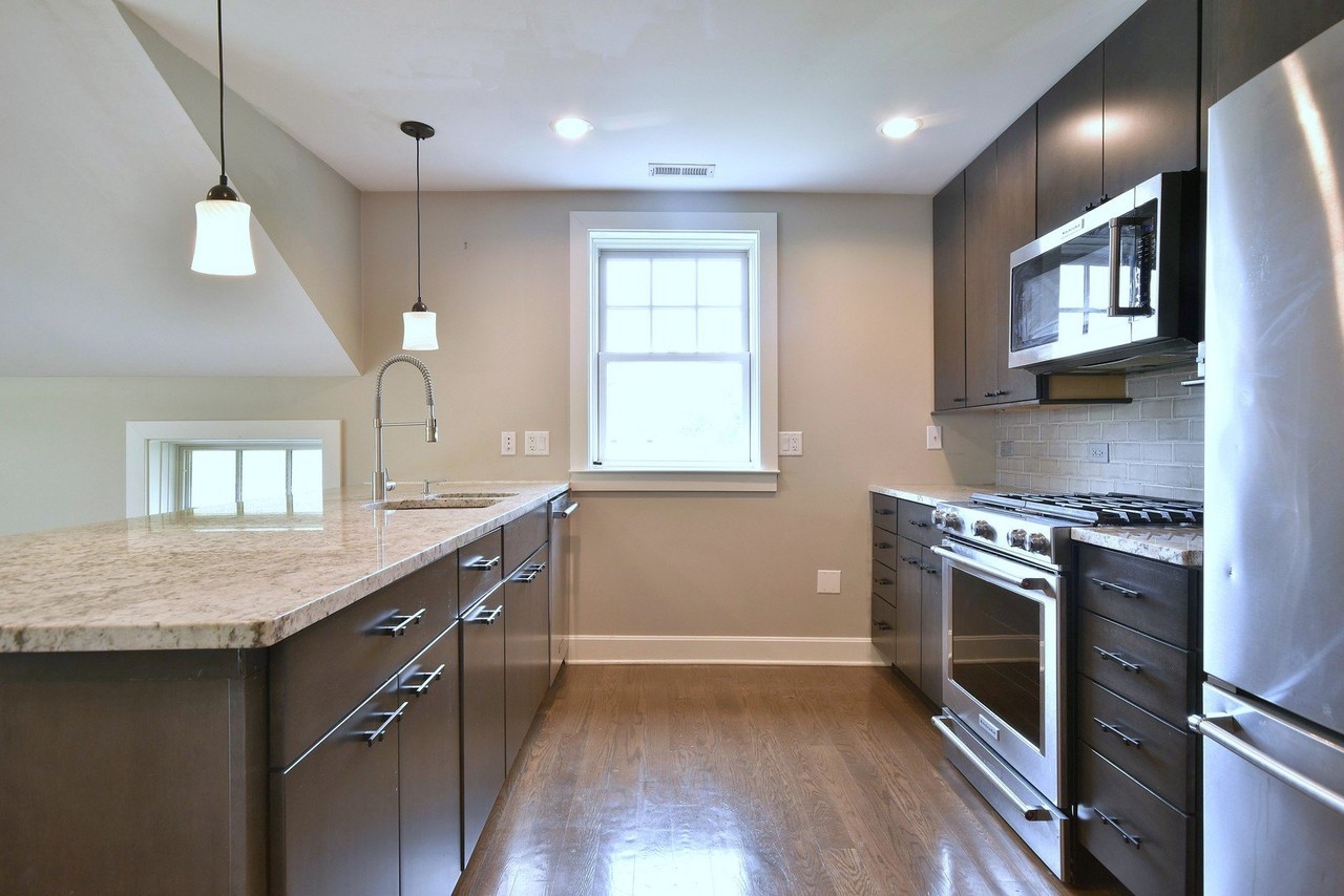 296 N Maple Ave #3 - Photo 5 of 22