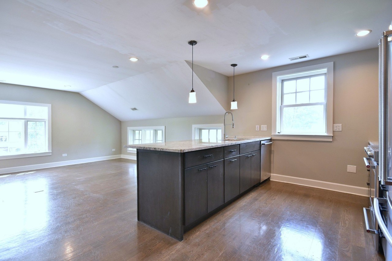 296 N Maple Ave #3 - Photo 6 of 22