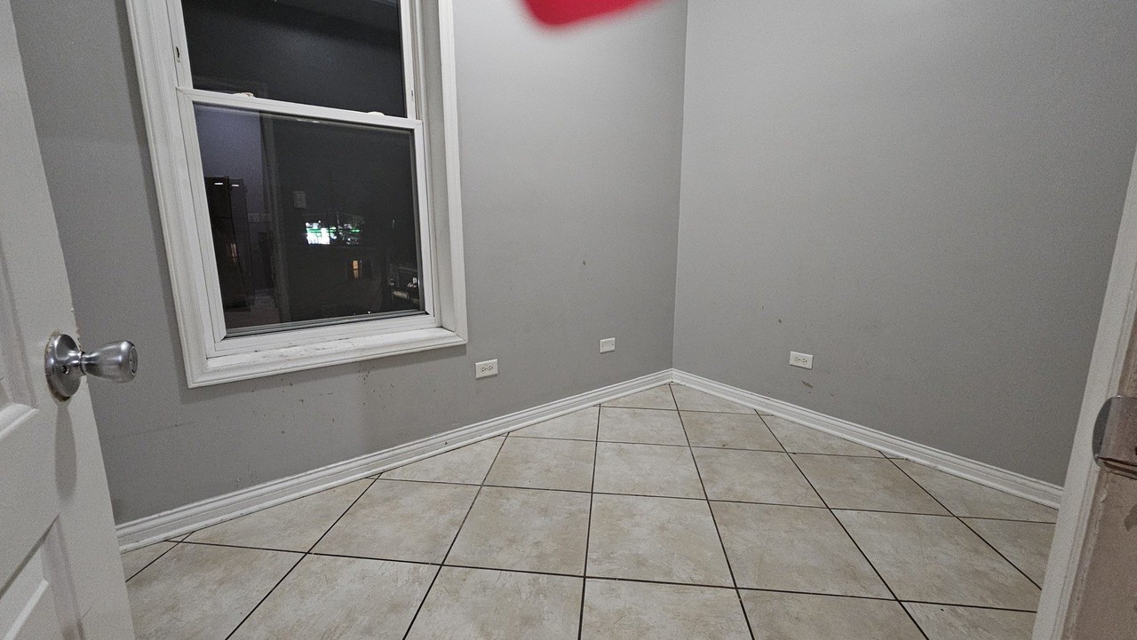 2243 S Sawyer Ave #3 - Photo 6 of 8
