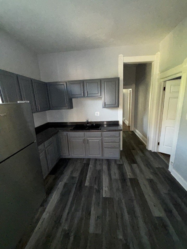 1302 E 72nd St #2 - Photo 2 of 18