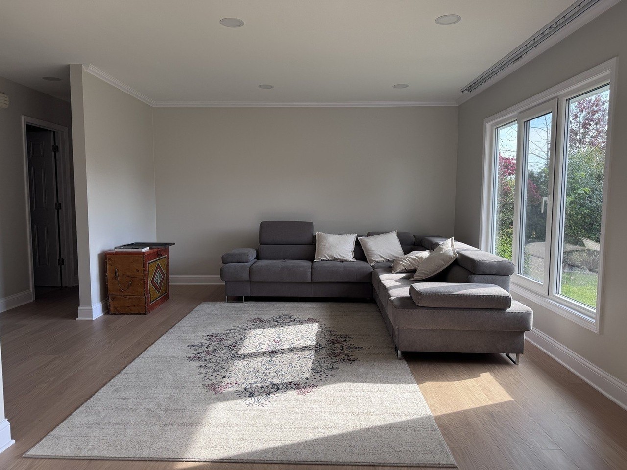 1145 Nottingham Ln - Photo 5 of 17