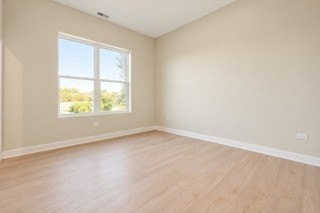 3153 W Monroe St #3 - Photo 4 of 20