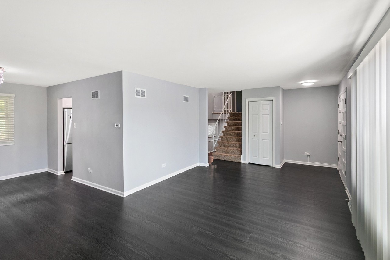 15585 Calumet Dr - Photo 7 of 18