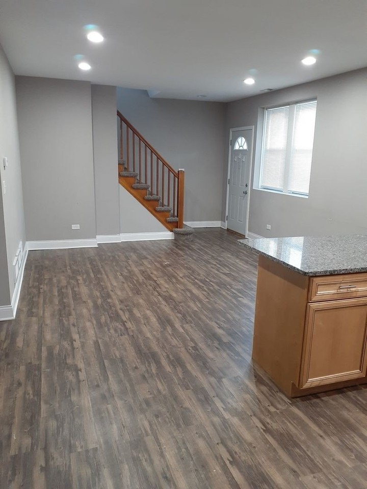 5257 S Parkside Ave - Photo 2 of 16