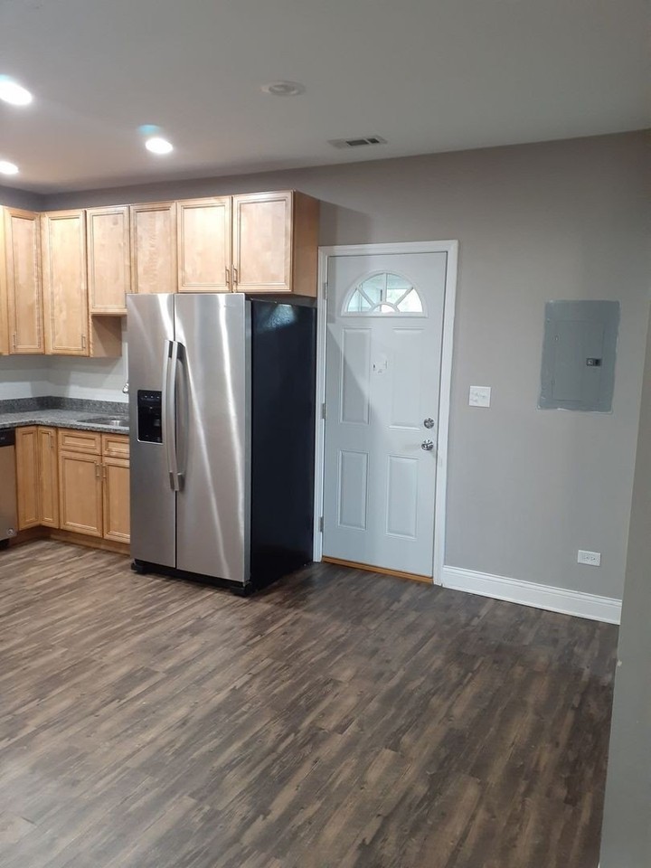 5257 S Parkside Ave - Photo 5 of 16