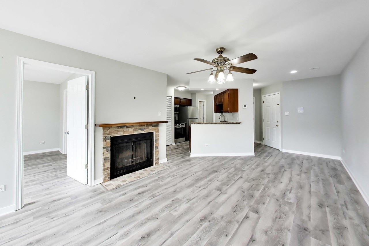 1364 E Wyndham Cir #103 - Photo 3 of 15