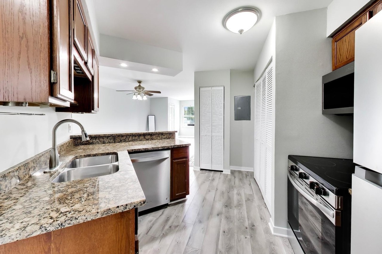 1364 E Wyndham Cir #103 - Photo 5 of 15