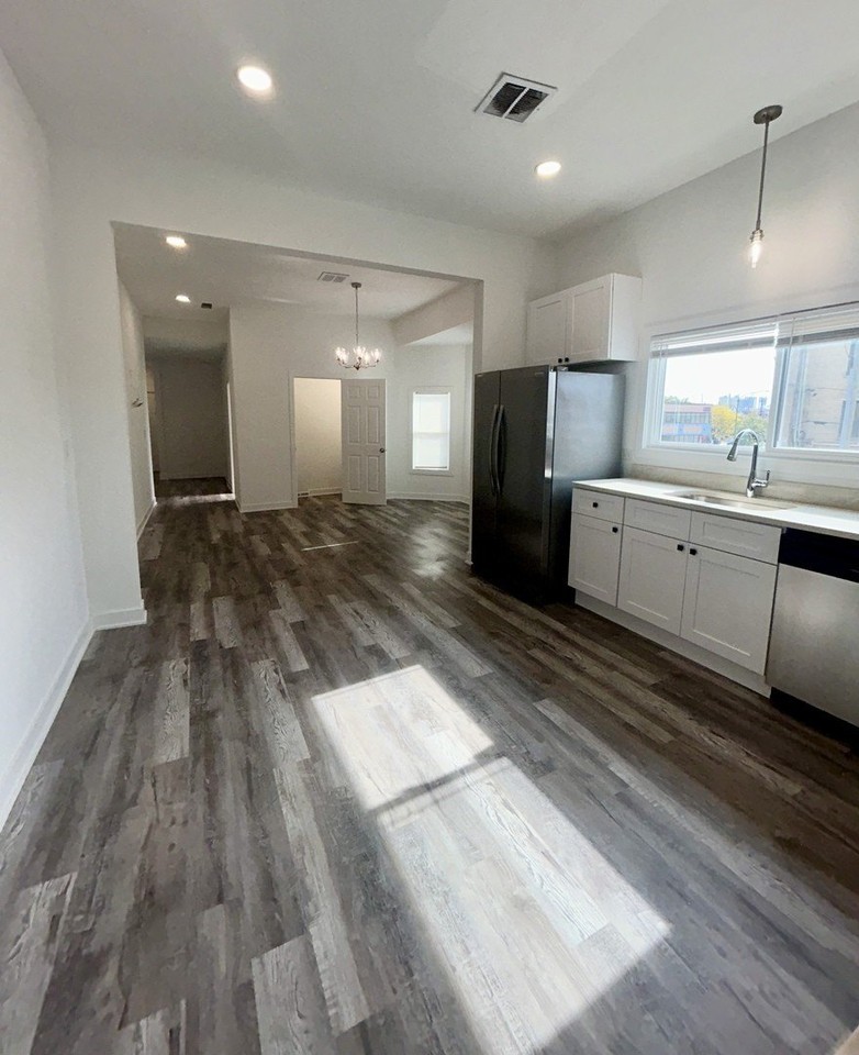 9130 S Houston Ave #2R - Photo 2 of 9