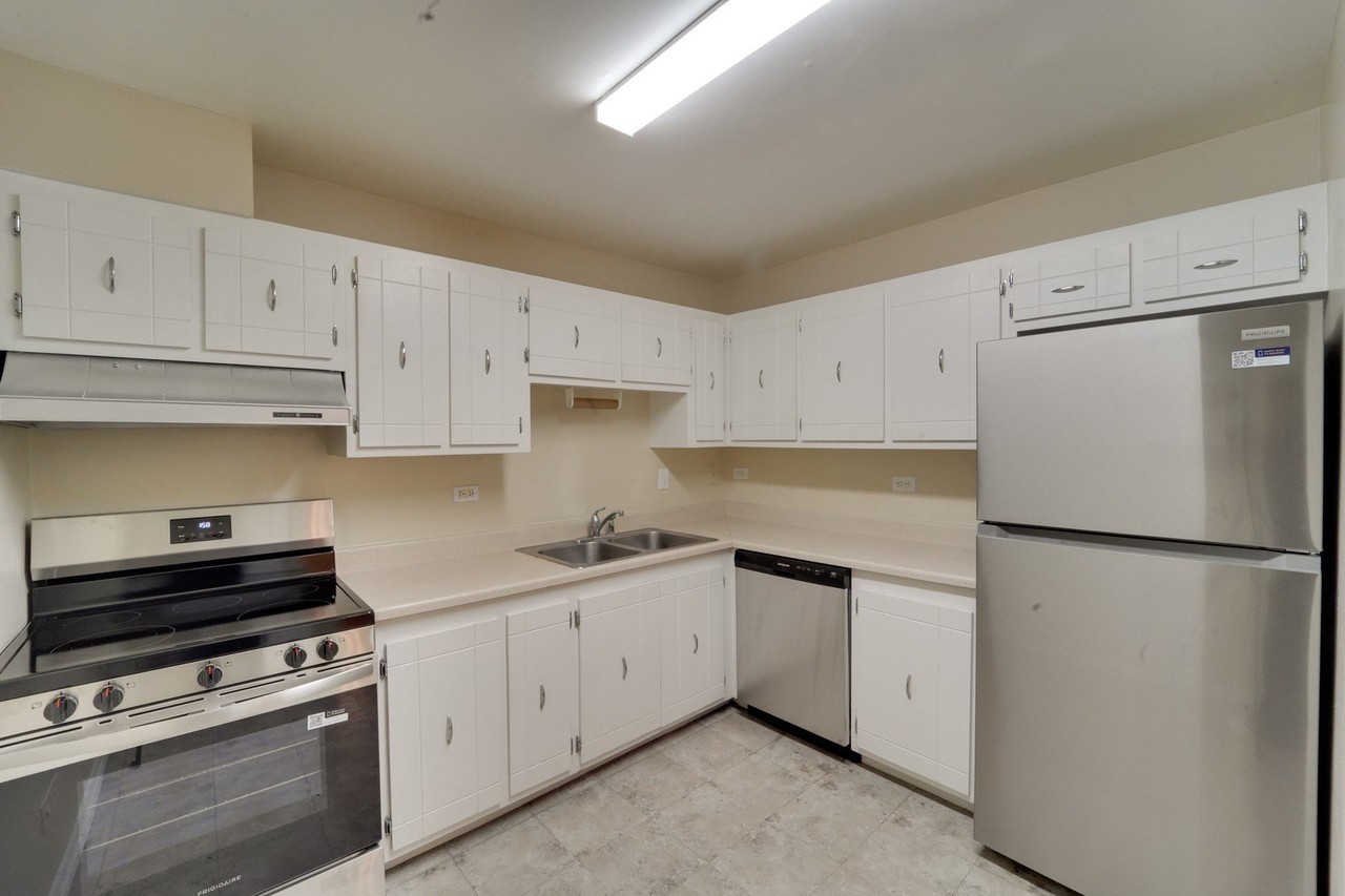 700 Perrie Dr #115 - Photo 6 of 10
