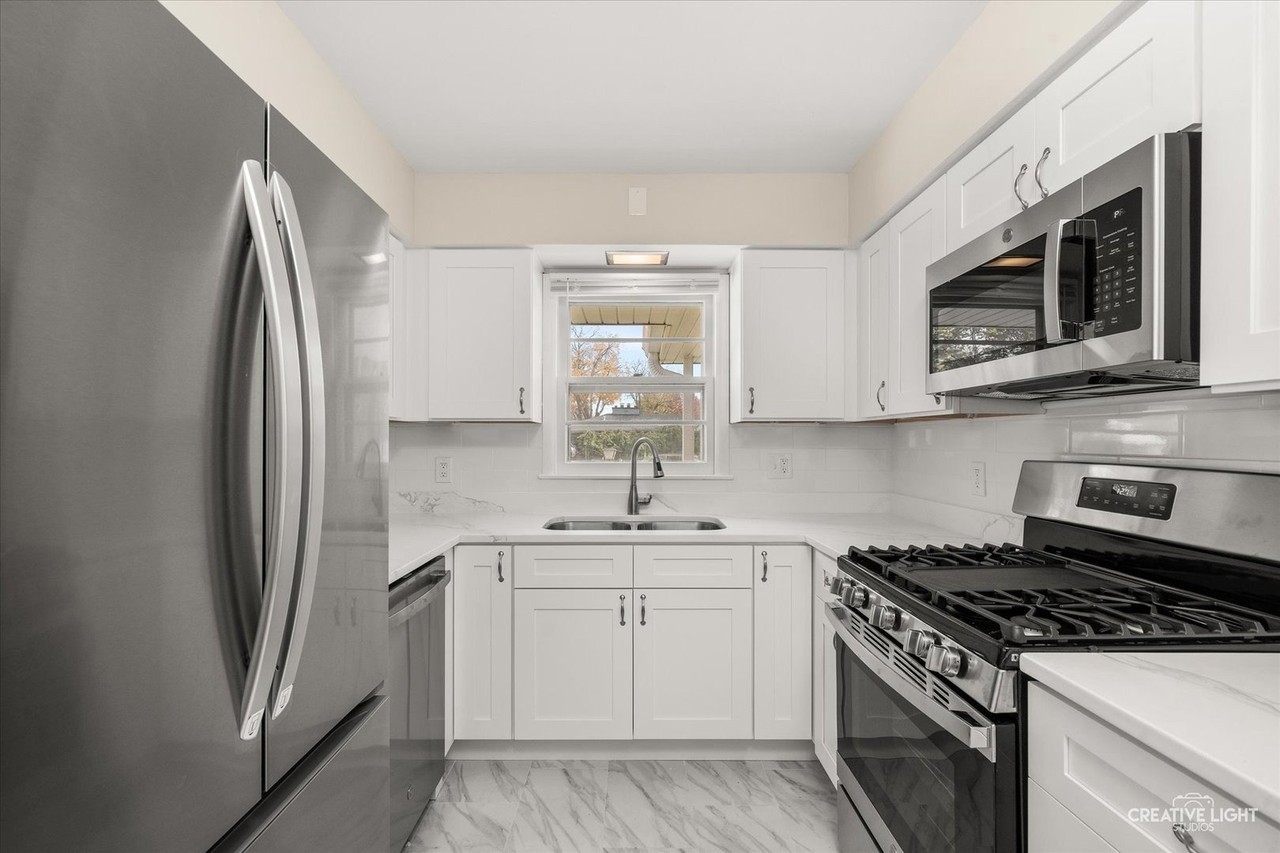319 S Buell Ave - Photo 4 of 16
