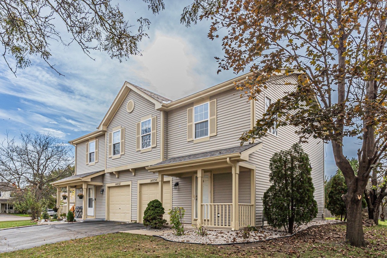 14030 Danbury Dr - Photo 3 of 20