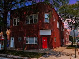 featured image of 2000 York St #2