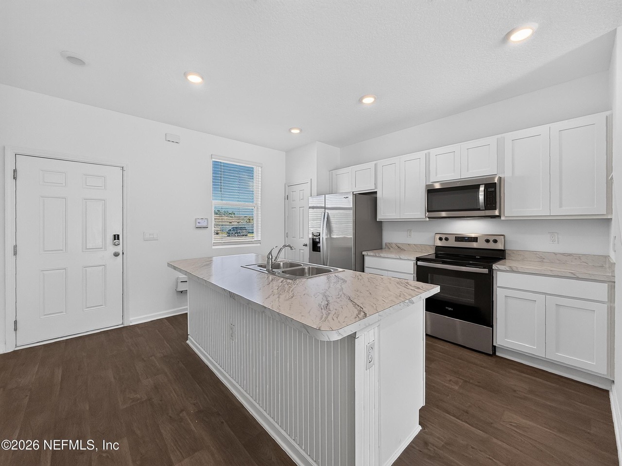 23 Elmhurst Ln - Photo 6 of 36