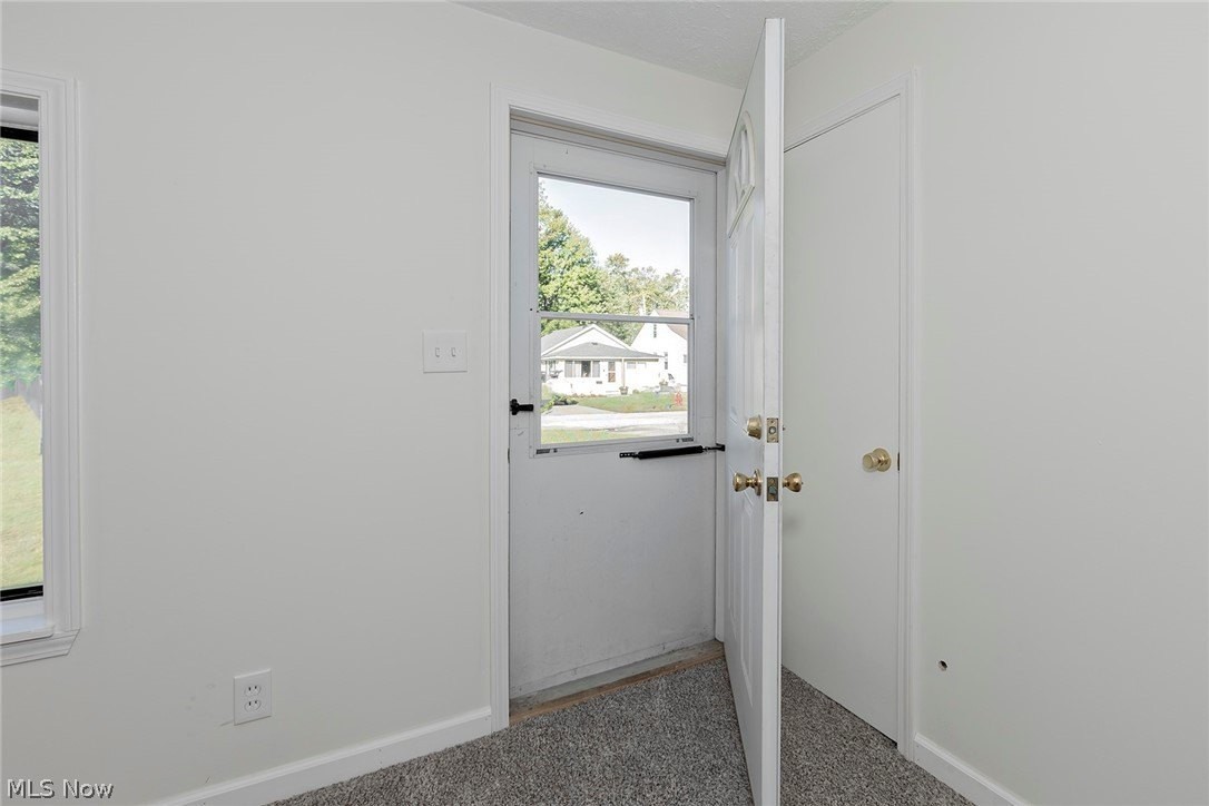 853 Cherokee Trl - Photo 2 of 38