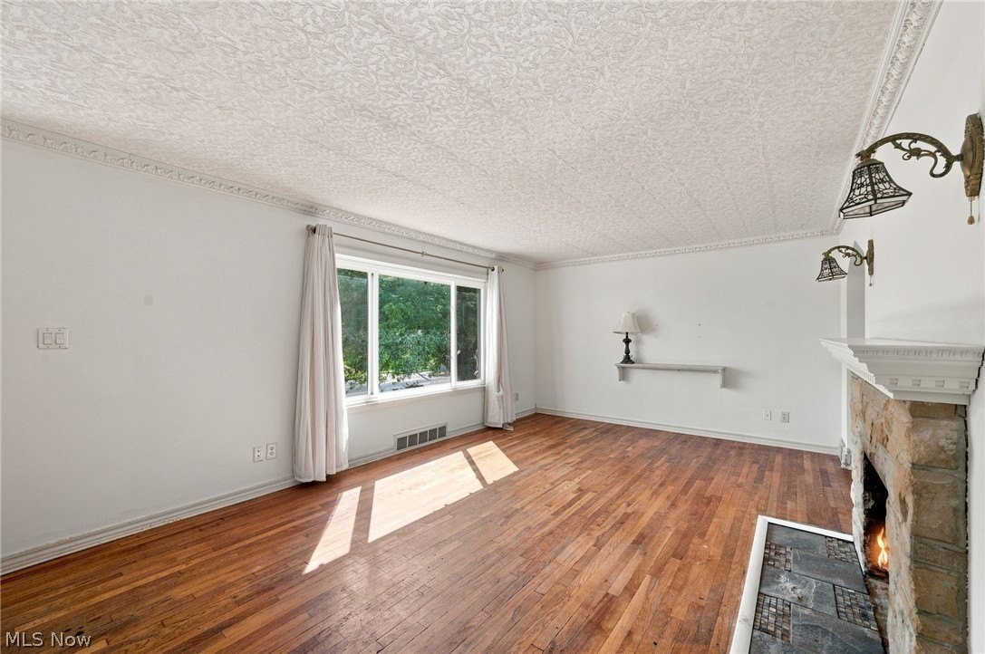 6352 State Rd - Photo 3 of 39