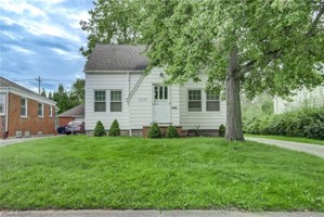 featured image of 1739 Longwood Dr