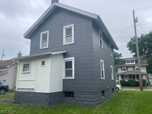 838 10th St Ne - Photo 2 of 9