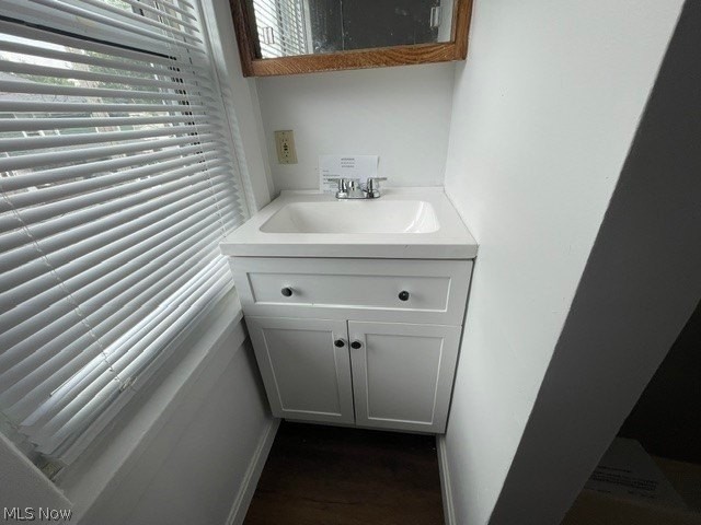 838 10th St Ne - Photo 4 of 9