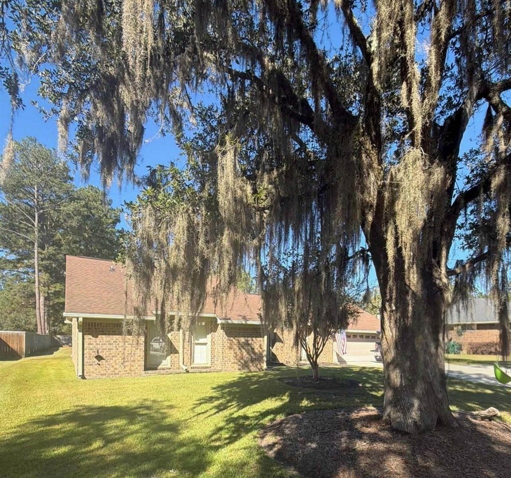 1005 Live Oak Ave - Photo 2 of 21