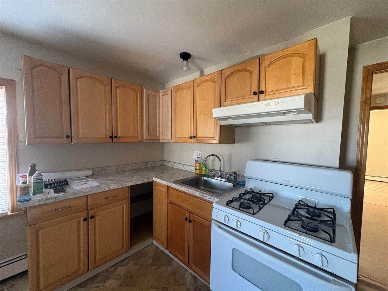 76 Park St - Photo 3 of 8