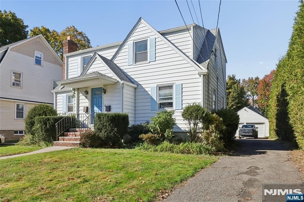 86 N Walnut St - Photo 2 of 26
