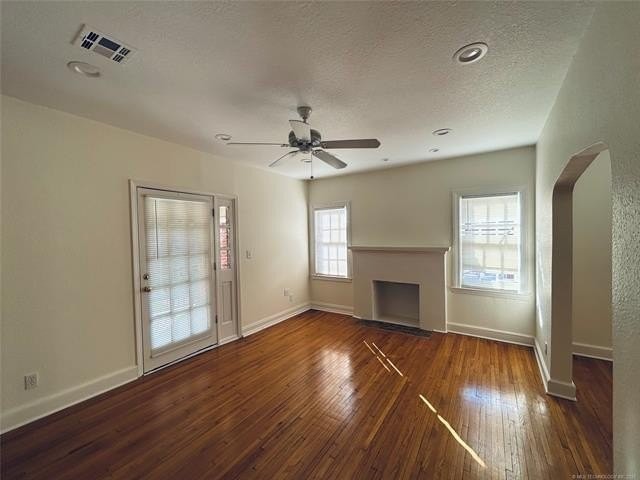1610 S Quaker Ave - Photo 3 of 15