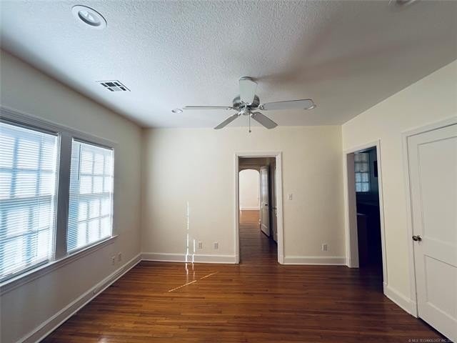 1610 S Quaker Ave - Photo 4 of 15