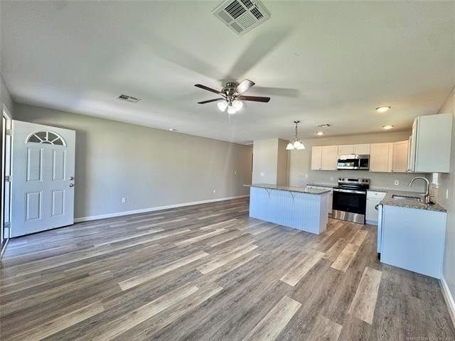 3808 W 55th St #B - Photo 3 of 17