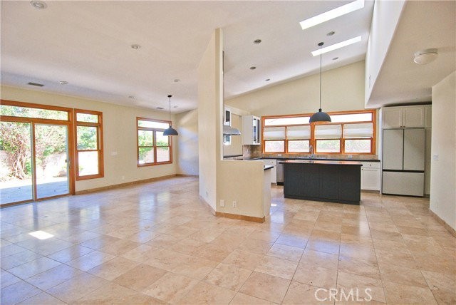 4421 Highgrove Ave - Photo 2 of 7